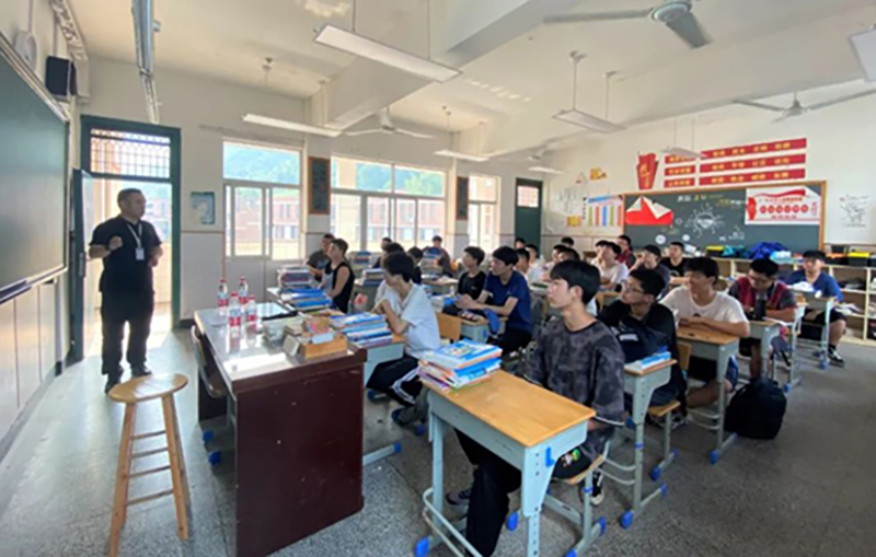 校企融合搭橋梁——工匠進(jìn)校上課啦！(圖5)