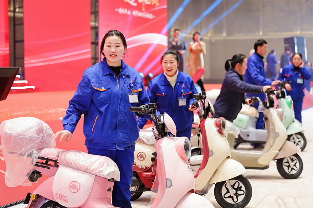 雙精聚智，新程閃耀——精成車(chē)業(yè)與精華股份尾牙盛宴圓滿(mǎn)落幕(圖15)